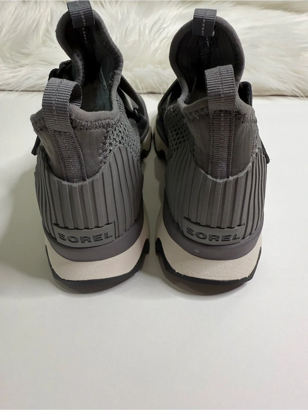 Sorel Kinetic Woman Sneakers Athletic Slip On Trainers in Dark Gray Size 7.5 New